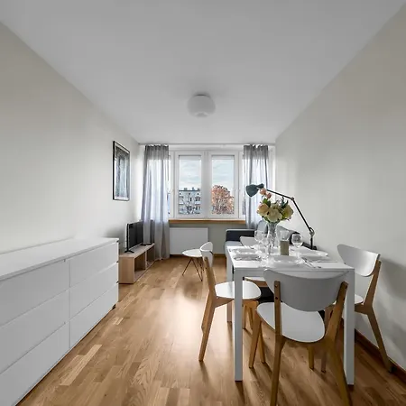 Kozmiana - Workspace, Bus&park Nearby - By Rentujemy Apartment Warsaw
