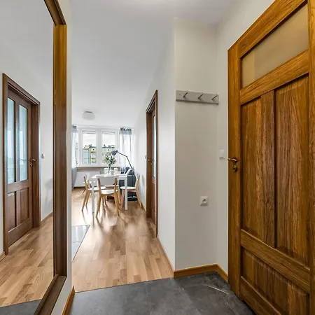 Kozmiana - Workspace, Bus&park Nearby - By Rentujemy *