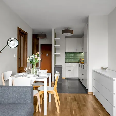 Apartment Kozmiana - Workspace, Bus&park Nearby - By Rentujemy