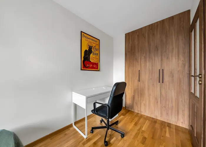 Apartament Koźmiana - Workspace, Bus&park Nearby - By Rentujemy